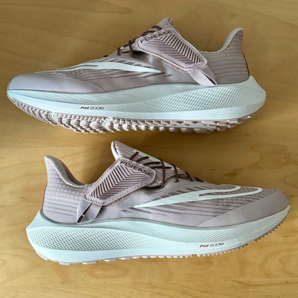 NIB - Nike Air Zoom Pegasus Flyease 🆕🆕🆕 - Picture 7 of 8